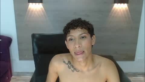 ahdamnx__ online show from May 28, 8:28 pm
