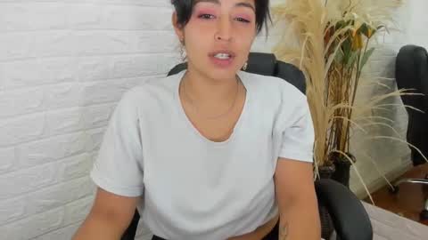 Snapshot of ahisha09 chatting on December 20, 2:27 pm Ahisha online show from December 20, 2:27 pm