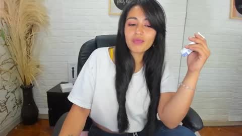 Snapshot of ahisha09 chatting on February 13, 6:38 pm Ahisha online show from February 13, 6:38 pm