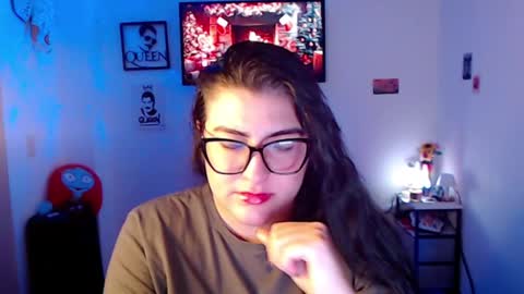 Snapshot of ahrianabluff_ chatting on December 19, 2:51 am Ahriana Bluff online show from December 19, 2:51 am