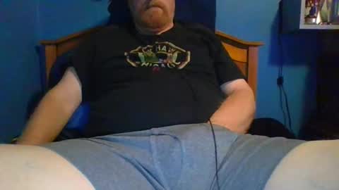 Snapshot of ahrnycumtoy chatting on January 7, 8:03 am hrnycummer online show from January 7, 8:03 am