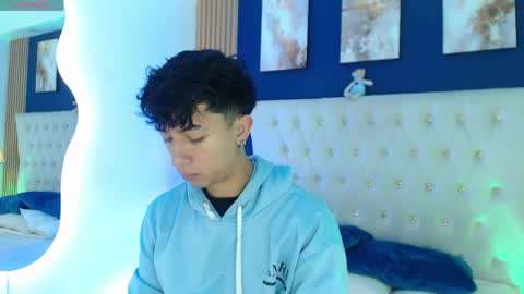 Aiden online show from April 17, 1:03 pm