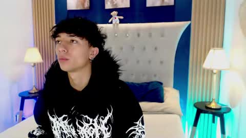 Snapshot of aiden_rivers_ chatting on June 22, 12:57 pm Aiden online show from June 22, 12:57 pm