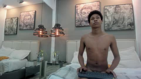 Snapshot of aidhen_gleeson chatting on March 27, 3:34 am Aidhen Gleeson online show from March 27, 3:34 am