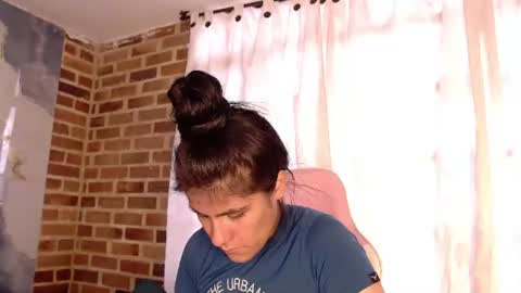 Ailyn online show from July 2, 10:27 pm