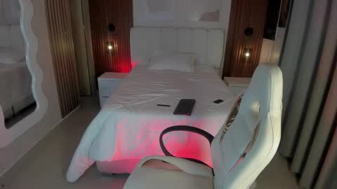   online show from February 7, 12:14 am