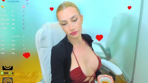 Allie  online show from May 30, 7:27 am