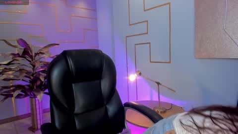 Snapshot of aileenvega chatting on January 21, 7:28 pm AILEEN VEGA online show from January 21, 7:28 pm