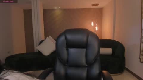 Snapshot of aileenvega chatting on March 6, 11:58 am AILEEN VEGA online show from March 6, 11:58 am