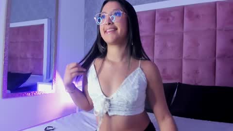 Ailen online show from October 21, 3:57 pm