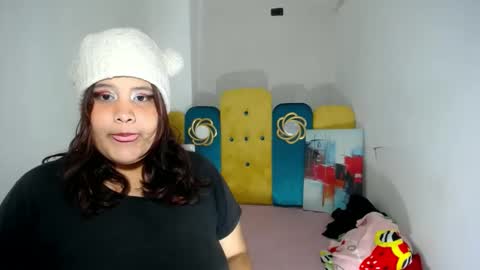 ailyn_rosendo online show from December 27, 2:47 am