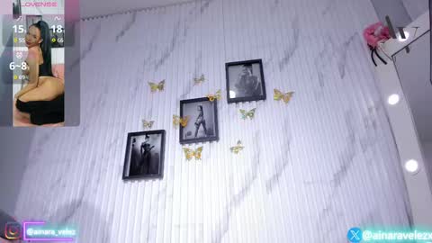 AinaraVelez online show from September 18, 4:31 pm