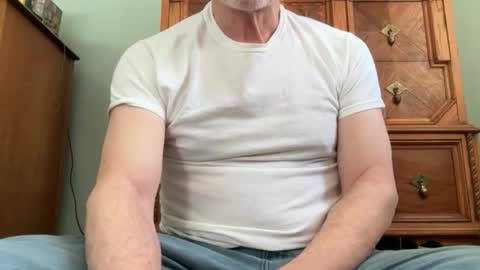Snapshot of airier chatting on March 1, 10:12 pm airier online show from March 1, 10:12 pm