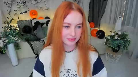 Snapshot of airysilhouette chatting on November 3, 5:20 am Louise online show from November 3, 5:20 am