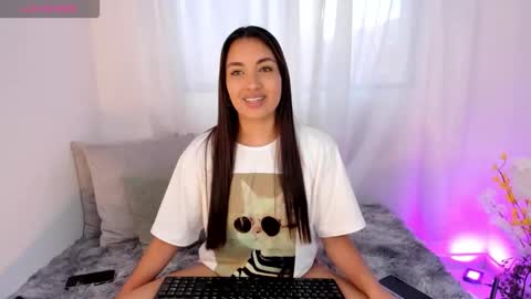 Snapshot of aisha_es chatting on October 4, 6:17 pm Aisha online show from October 4, 6:17 pm