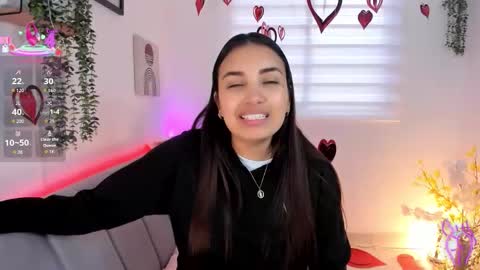 Snapshot of aisha_es chatting on February 19, 9:00 pm Aisha online show from February 19, 9:00 pm