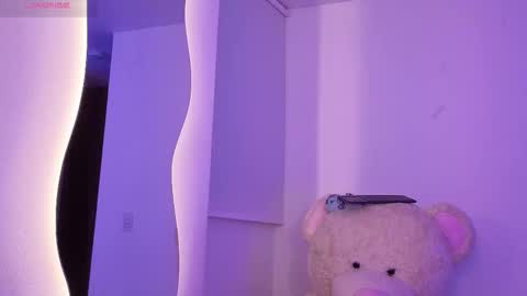 Ash             INDEPENDET MODEL  online show from November 10, 3:05 am