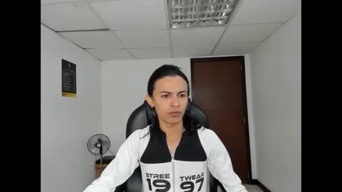 Aisha online show from February 2, 4:33 am