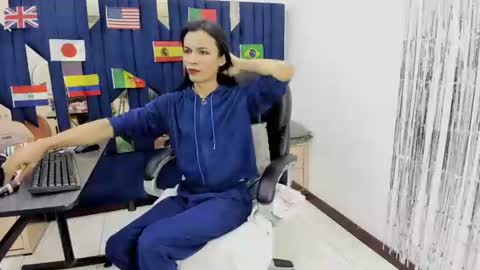 Snapshot of aisha_hotts777 chatting on July 11, 8:44 pm Aisha online show from July 11, 8:44 pm
