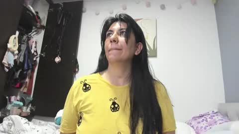 Snapshot of aisha_latina chatting on December 15, 11:53 pm Katie online show from December 15, 11:53 pm