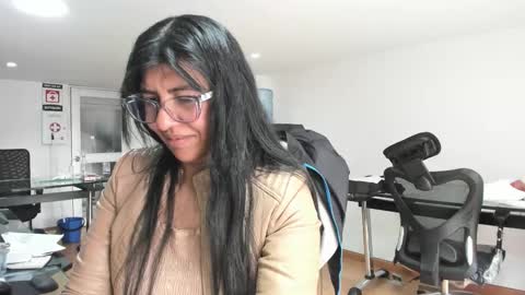 Katie   online show from November 24, 2:06 pm
