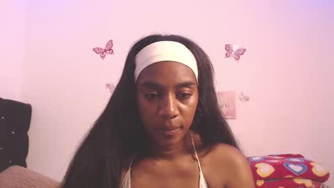 Aisha online show from December 3, 8:07 pm