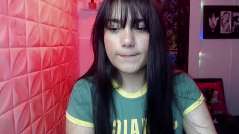 Snapshot of aitana_gomezz chatting on December 3, 8:50 pm Aitana online show from December 3, 8:50 pm