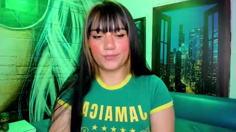 Snapshot of aitana_gomezz chatting on December 20, 10:00 pm Aitana online show from December 20, 10:00 pm