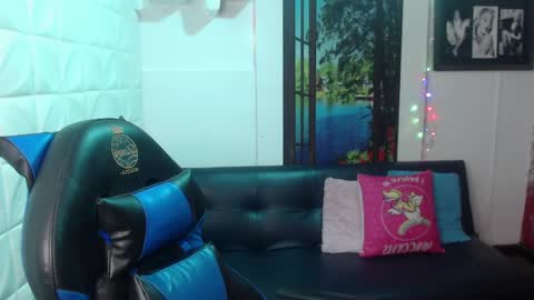 Snapshot of aitana_gomezz chatting on December 21, 9:36 pm Aitana online show from December 21, 9:36 pm