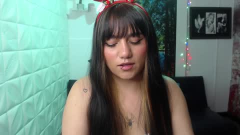 Snapshot of aitana_gomezz chatting on December 23, 9:29 pm Aitana online show from December 23, 9:29 pm