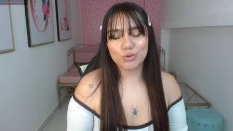 Snapshot of aitana_gomezz chatting on May 11, 8:28 pm Aitana online show from May 11, 8:28 pm
