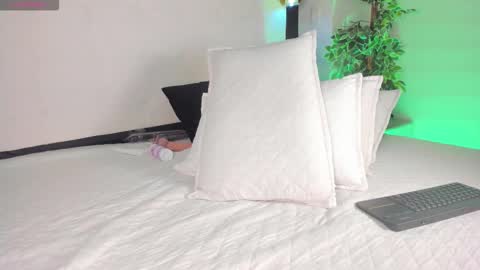   online show from March 19, 12:03 am