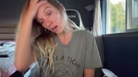 AJ online show from April 4, 2:10 am