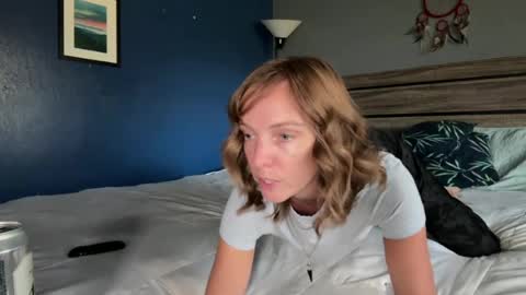 AJ online show from August 8, 9:39 pm