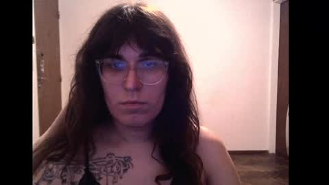 Snapshot of akamedolle chatting on September 21, 2:35 am Veronica Akame 3 online show from September 21, 2:35 am