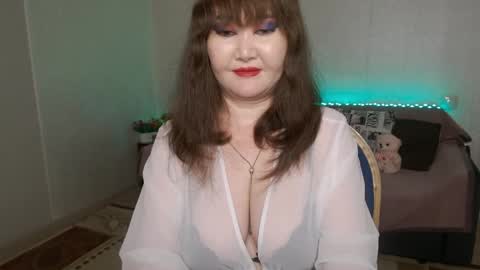 Snapshot of akanire chatting on June 3, 2:44 pm Shelly online show from June 3, 2:44 pm