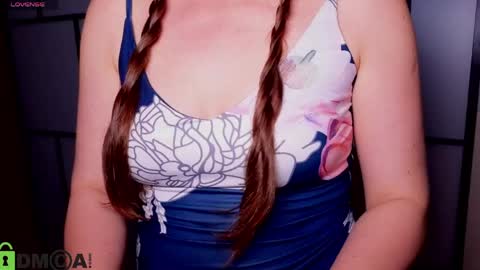 Snapshot of akashagoldie chatting on April 19, 5:45 pm Akasha online show from April 19, 5:45 pm