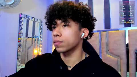 akazaboy online show from March 27, 5:02 am