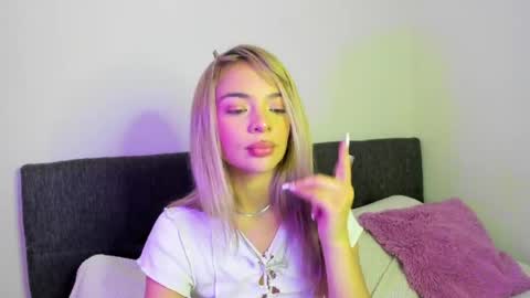 Snapshot of akemi__ chatting on May 31, 3:47 am Abby Angel online show from May 31, 3:47 am