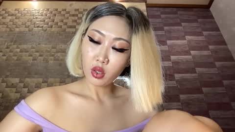 Snapshot of akemi_jp chatting on October 12, 7:13 pm Akemi online show from October 12, 7:13 pm