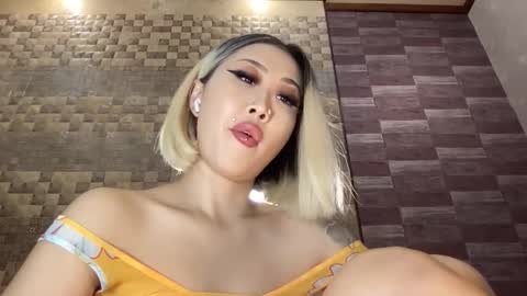 Snapshot of akemi_jp chatting on October 13, 9:48 pm Akemi online show from October 13, 9:48 pm