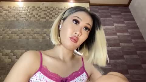 Snapshot of akemi_jp chatting on October 21, 9:59 pm Akemi online show from October 21, 9:59 pm