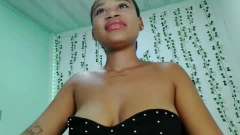 Snapshot of akemy_saunderz chatting on June 2, 3:52 am akemy_saunderz online show from June 2, 3:52 am