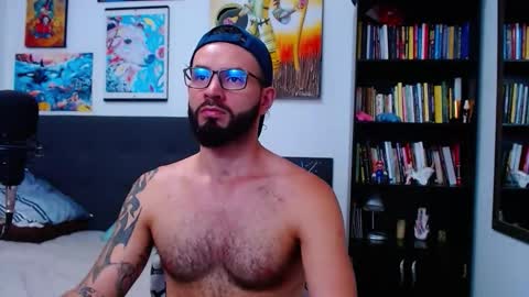 akiles online show from November 20, 10:09 pm