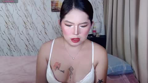 akiragirl_ online show from May 24, 9:09 pm