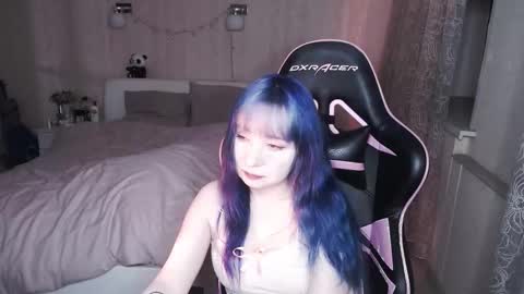 akirahartyx online show from February 17, 3:51 pm