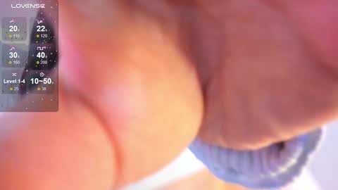 Snapshot of akura_01 chatting on October 9, 6:44 am Akura is here 3 online show from October 9, 6:44 am