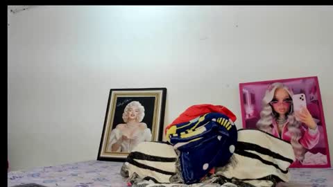 Snapshot of alahia66 chatting on December 1, 12:37 am alahia66 online show from December 1, 12:37 am