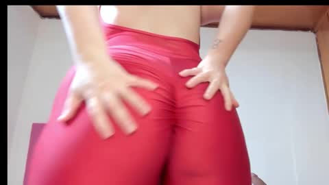 Snapshot of alahia66 chatting on December 21, 1:07 pm alahia66 online show from December 21, 1:07 pm