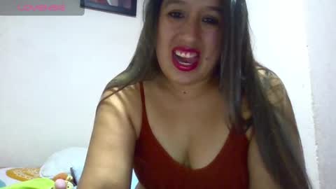 Snapshot of alahia_fox chatting on February 1, 1:34 am alahia online show from February 1, 1:34 am